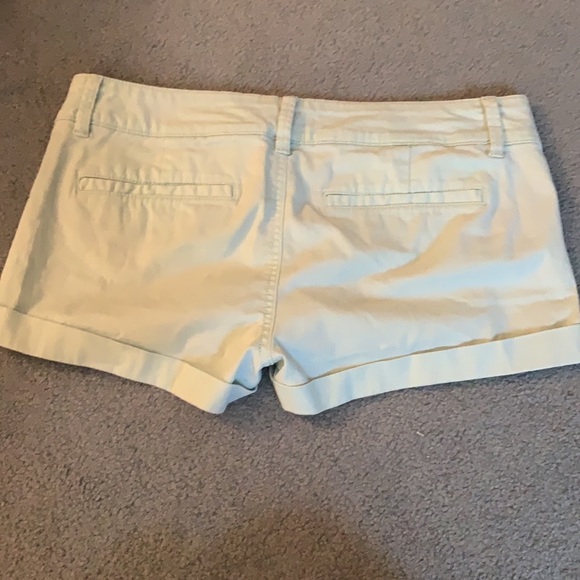 Shorts - Picture 2 of 4